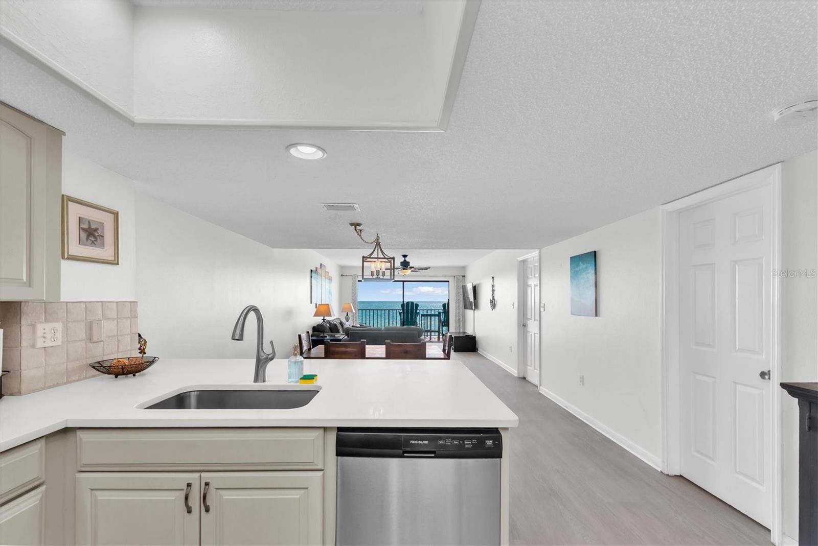 14710 Gulf Blvd #206 Property Photo 15