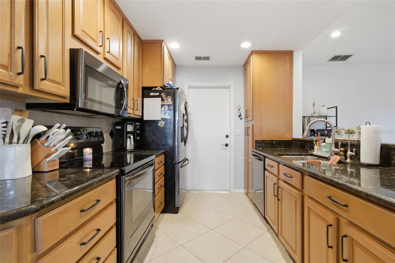 3211 Coventry N Property Photo 17