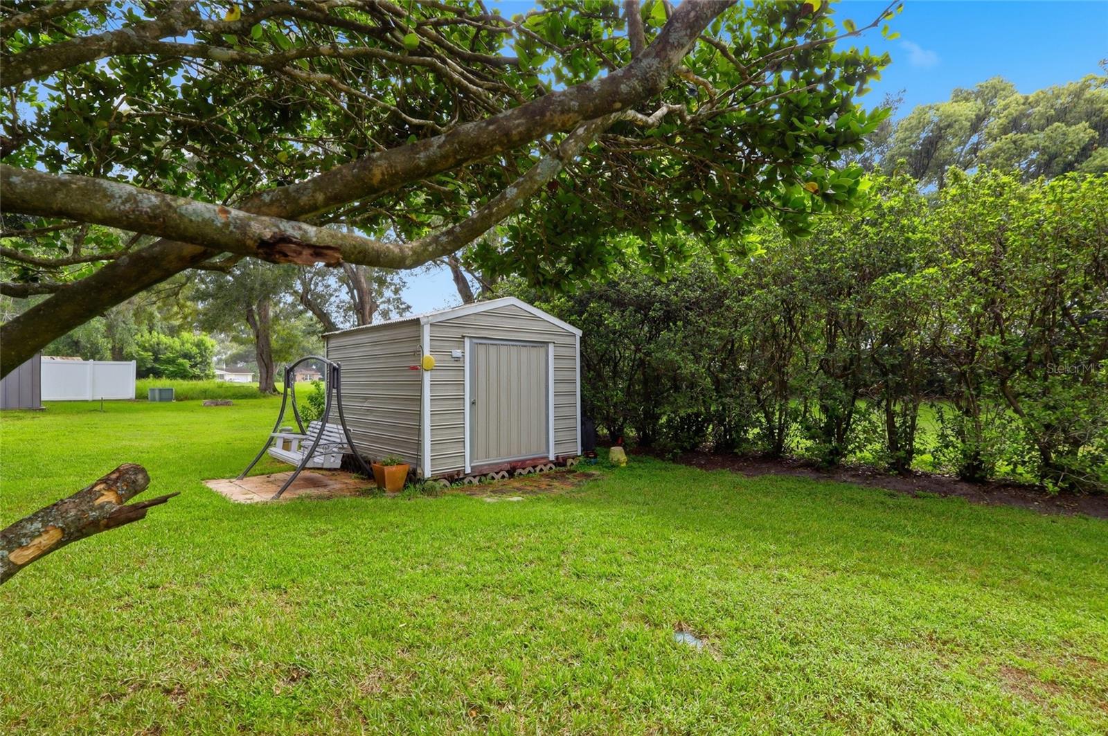 5649 Beech St Property Photo 28