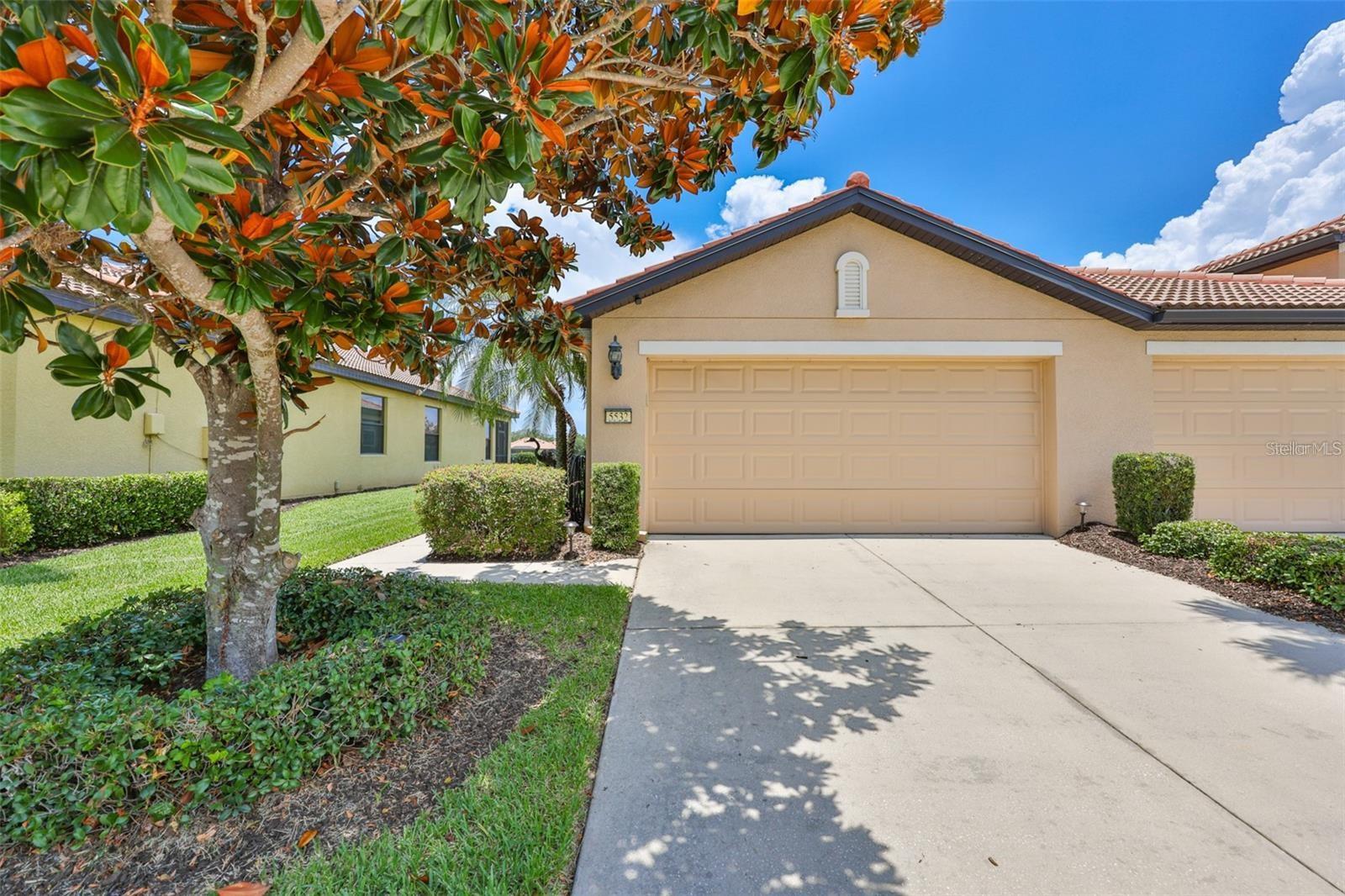 5532 SUNSET FALLS DR Property Photo 1
