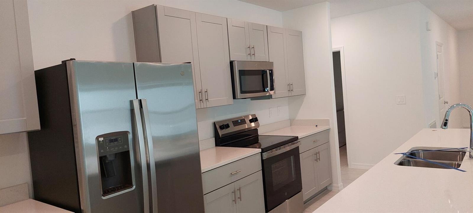 13490 Tropical Breeze Way Property Photo 3