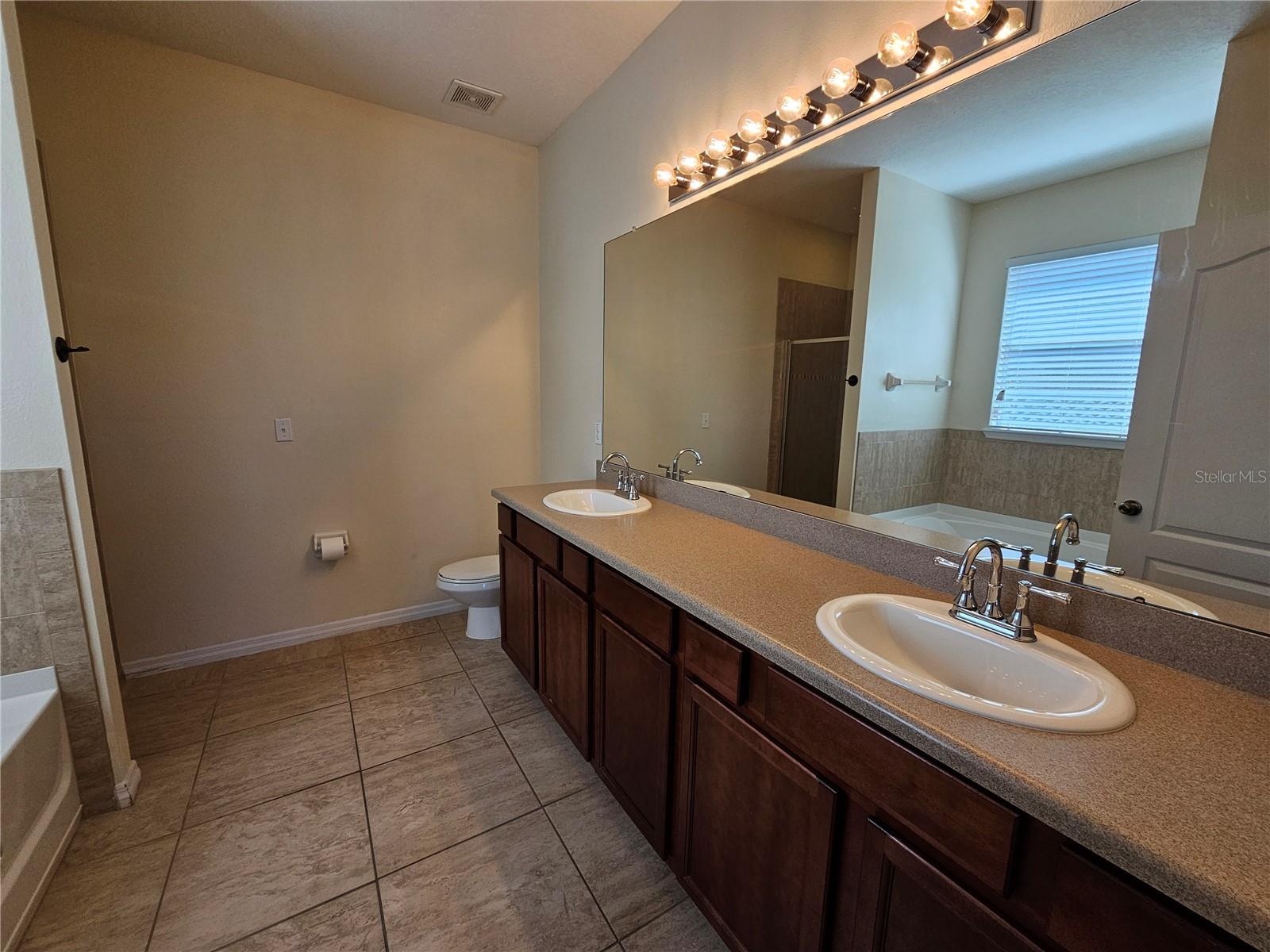 4222 Granite Glen Loop Property Photo 8