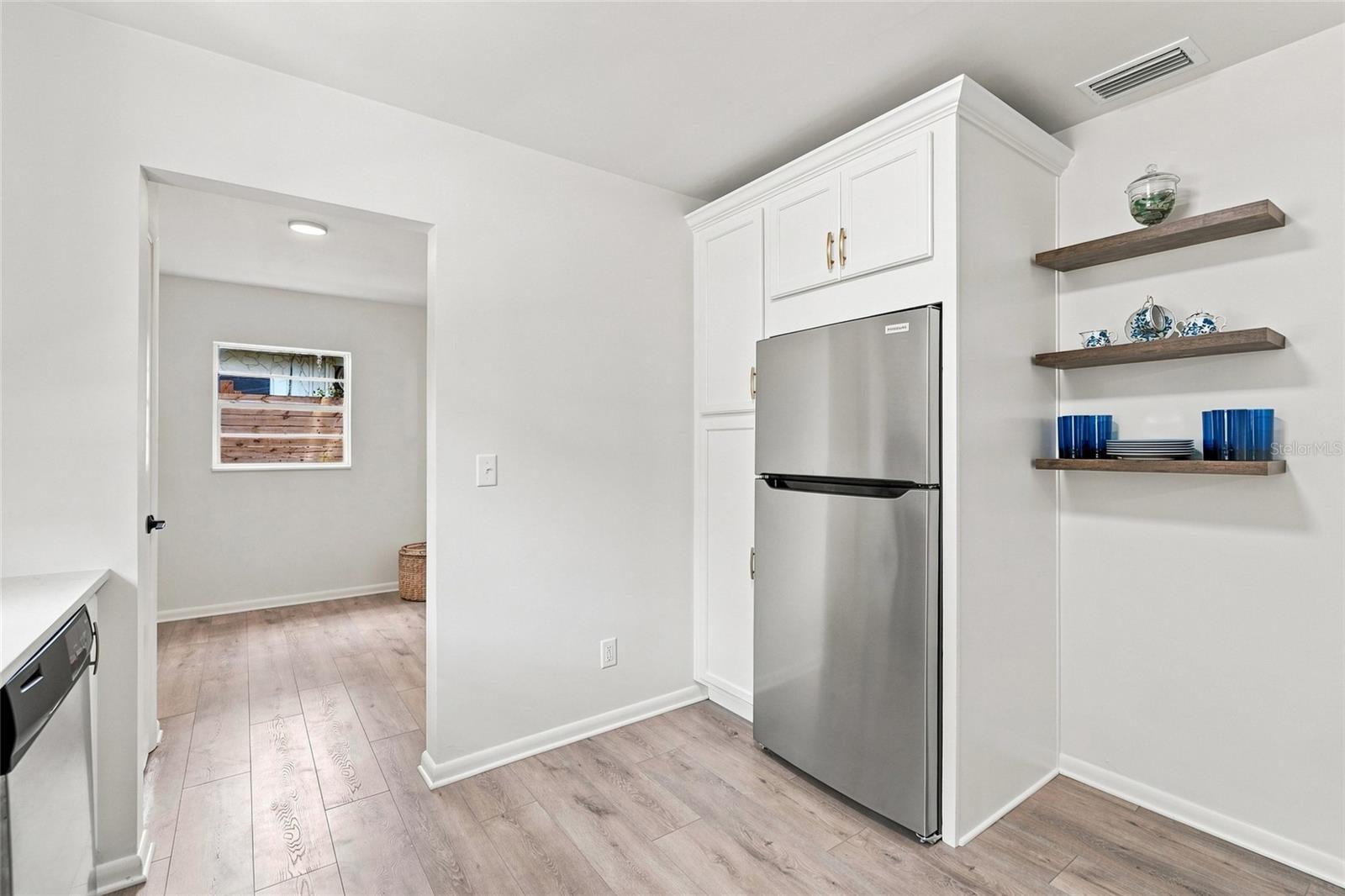6 Marilyn Ave Property Photo 17