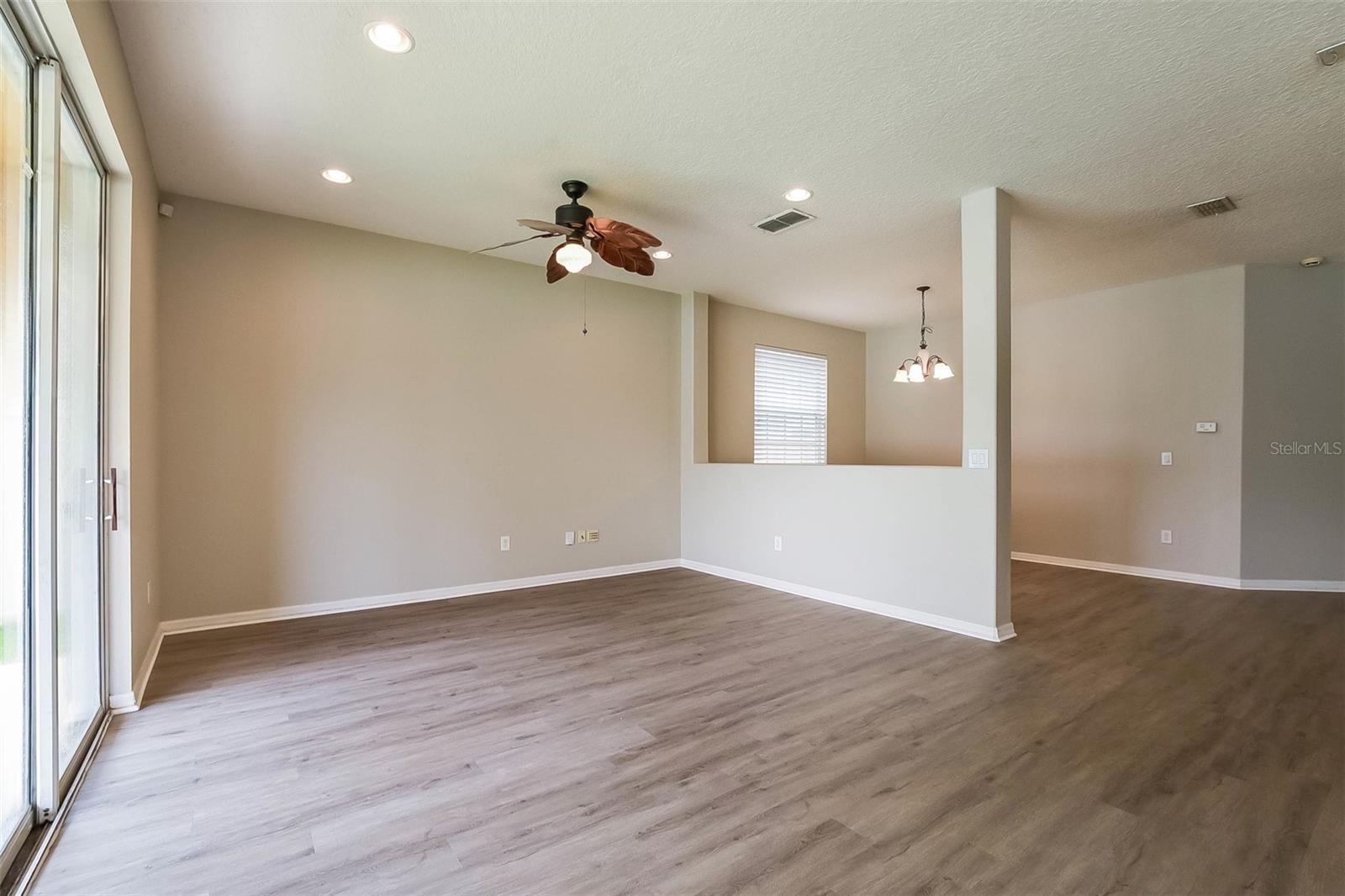 9849 Moss Rose Way Property Photo 6