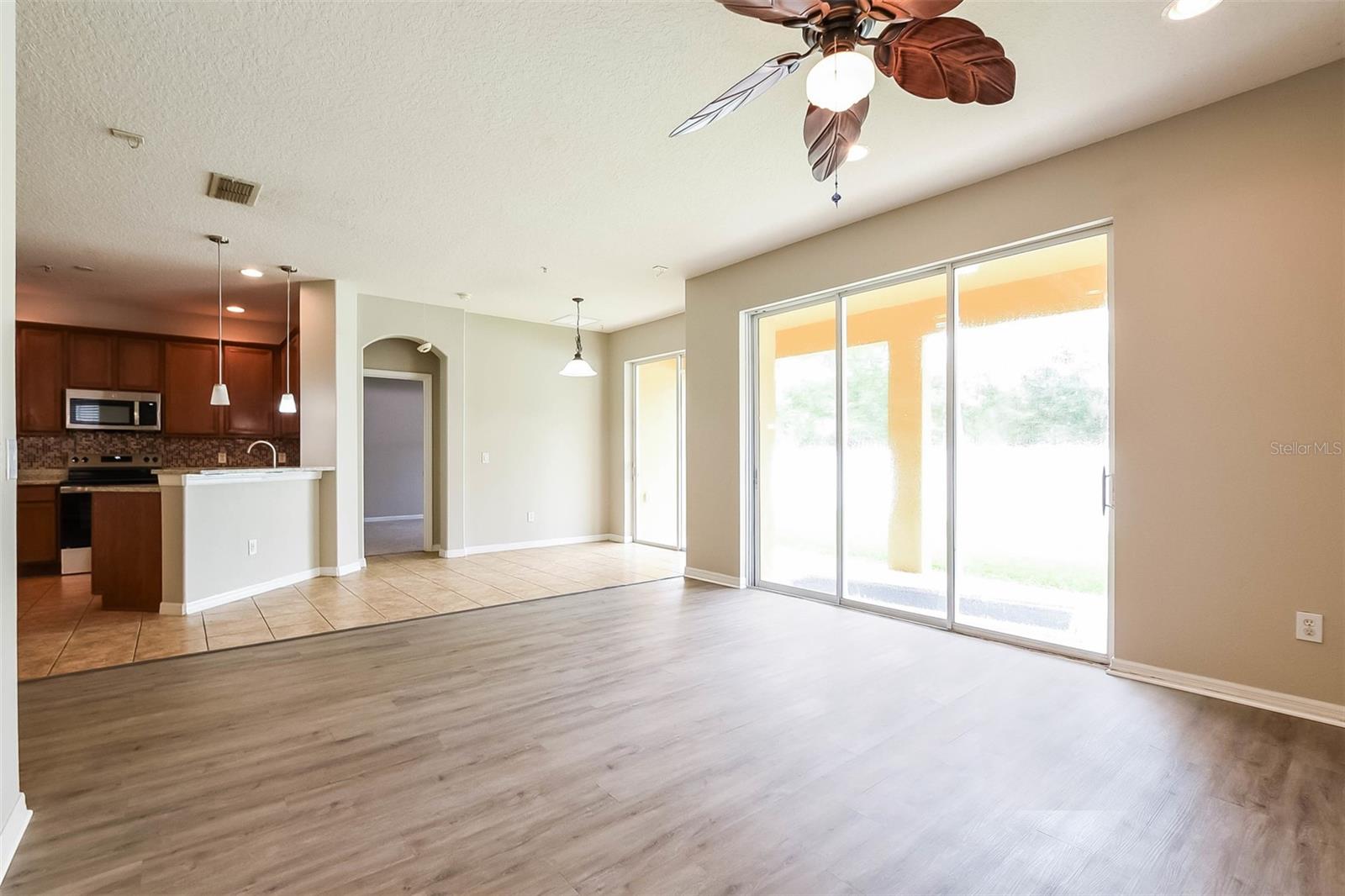 9849 Moss Rose Way Property Photo 8