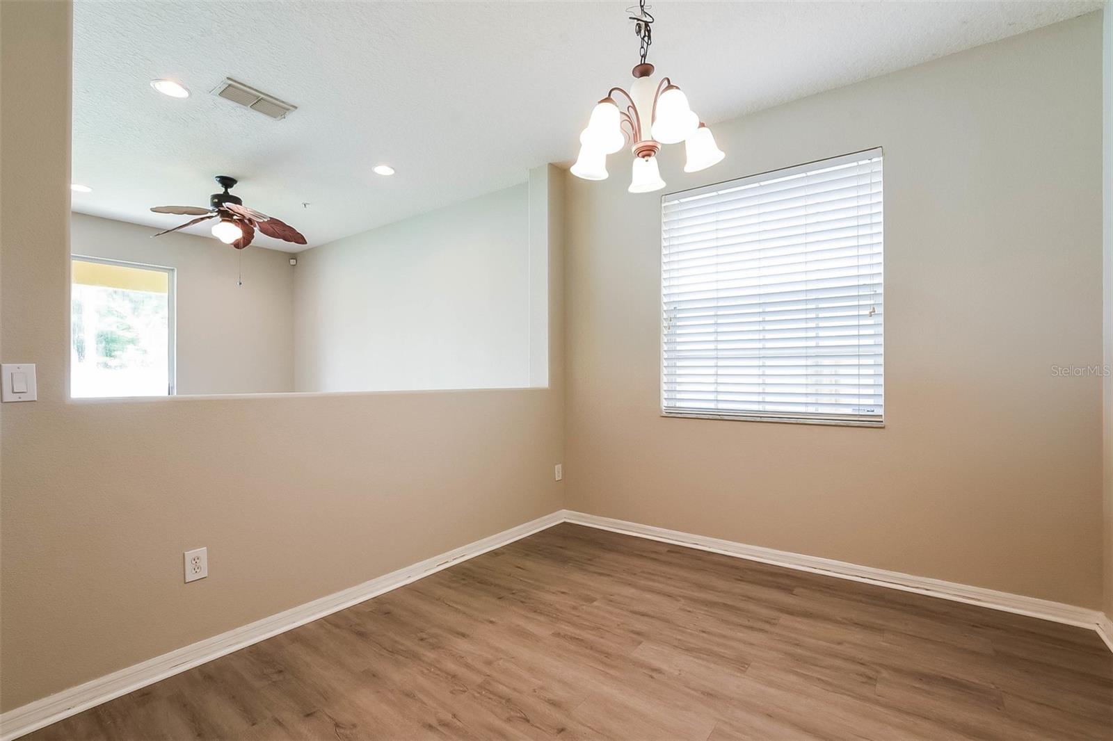 9849 Moss Rose Way Property Photo 10