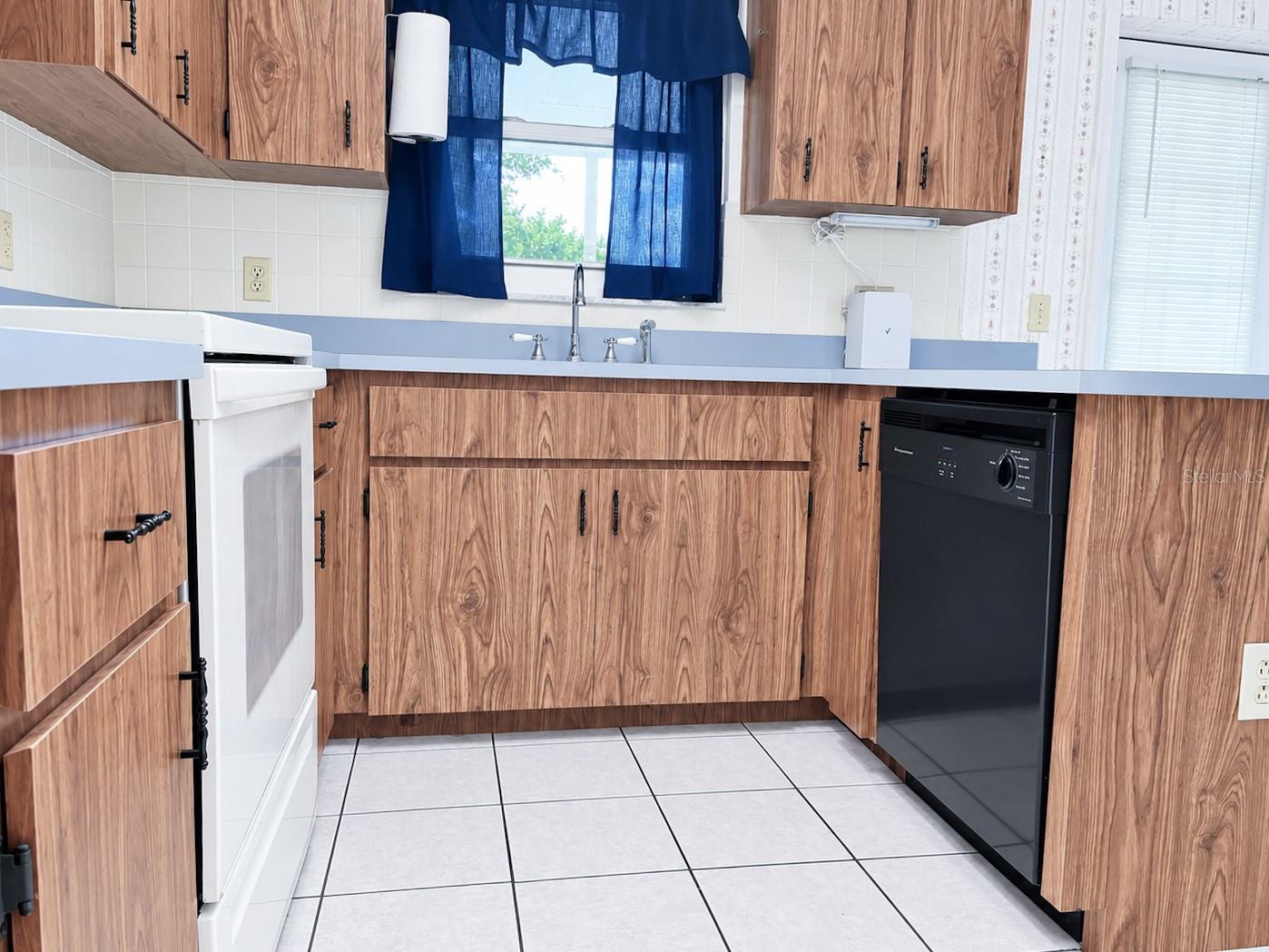 2260 Godfrey Ave Property Photo 11