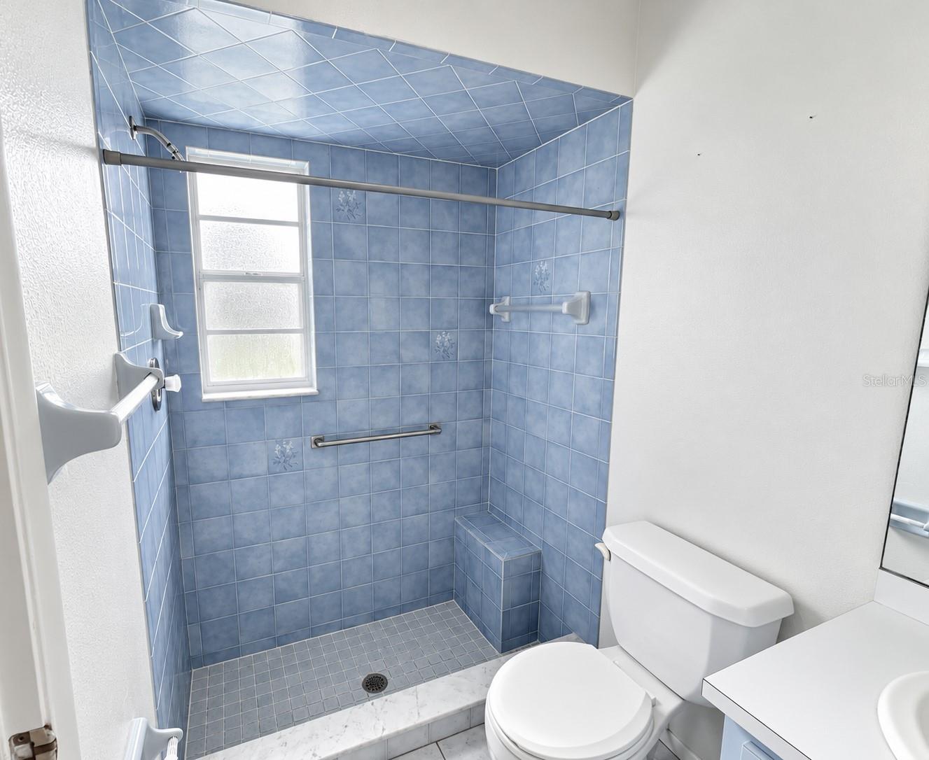 2260 Godfrey Ave Property Photo 17