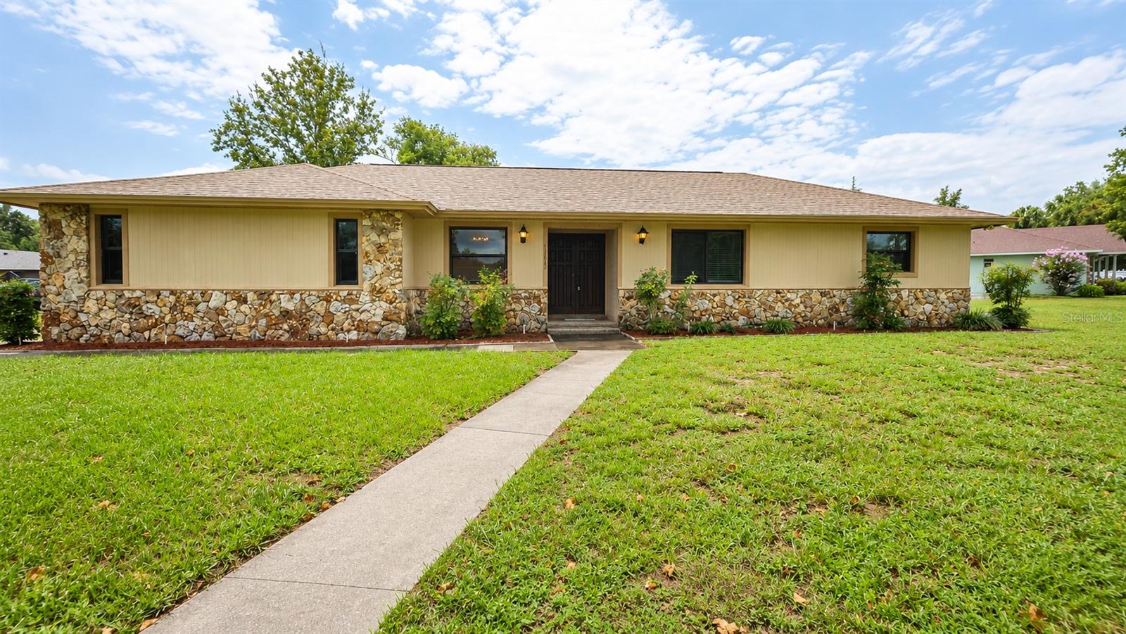 35025 Raintree Dr Property Photo 1