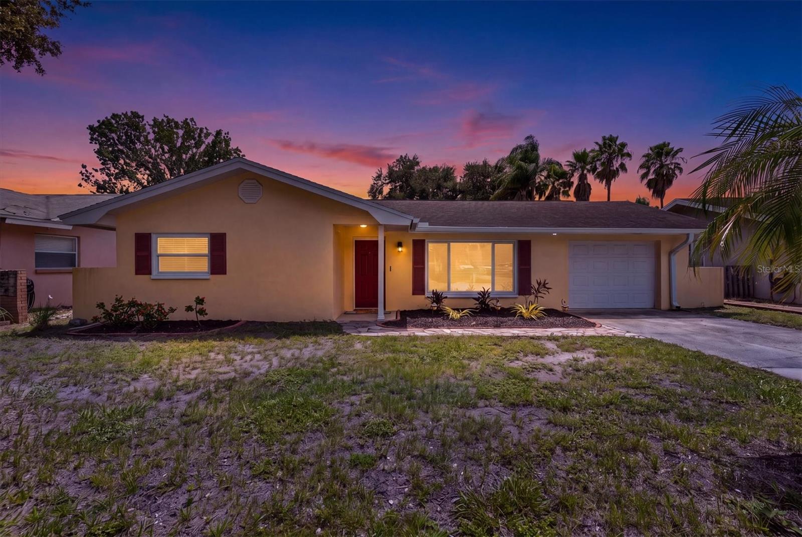 1707 Hibiscus Circle N Property Photo 1