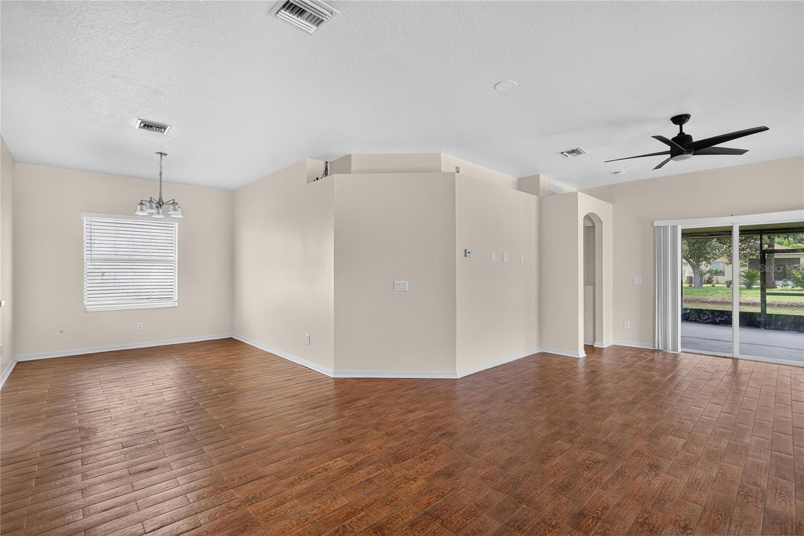 1824 Atlantic Dr Property Photo 6