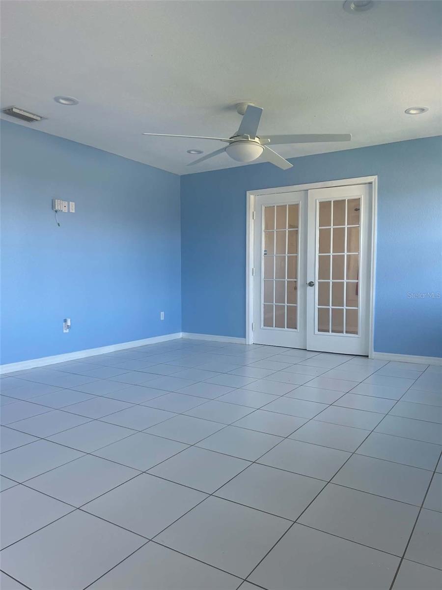 815 Juniper Ln Property Photo 2