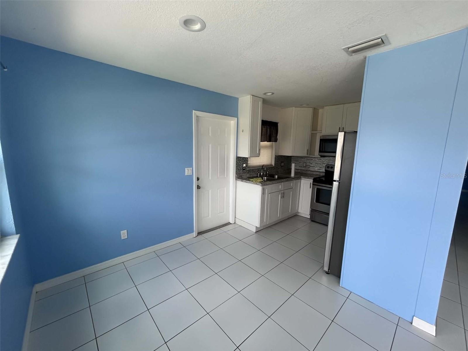 815 Juniper Ln Property Photo 5
