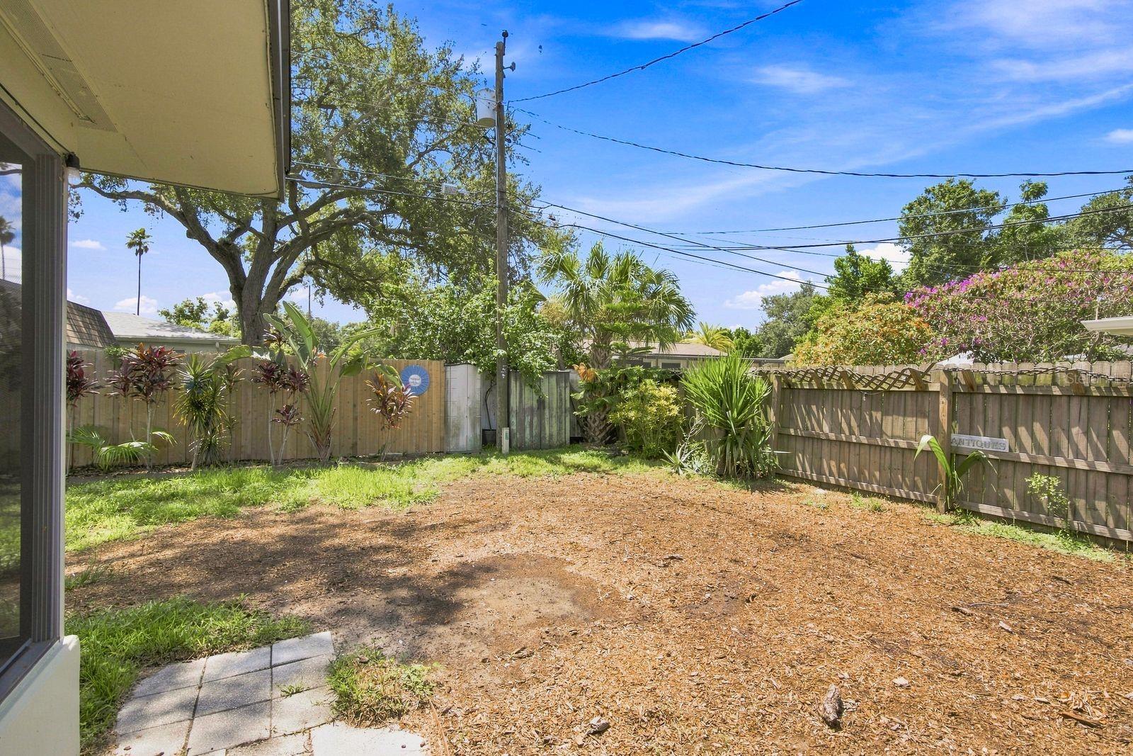 1631 Elizabeth Ln Property Photo 34