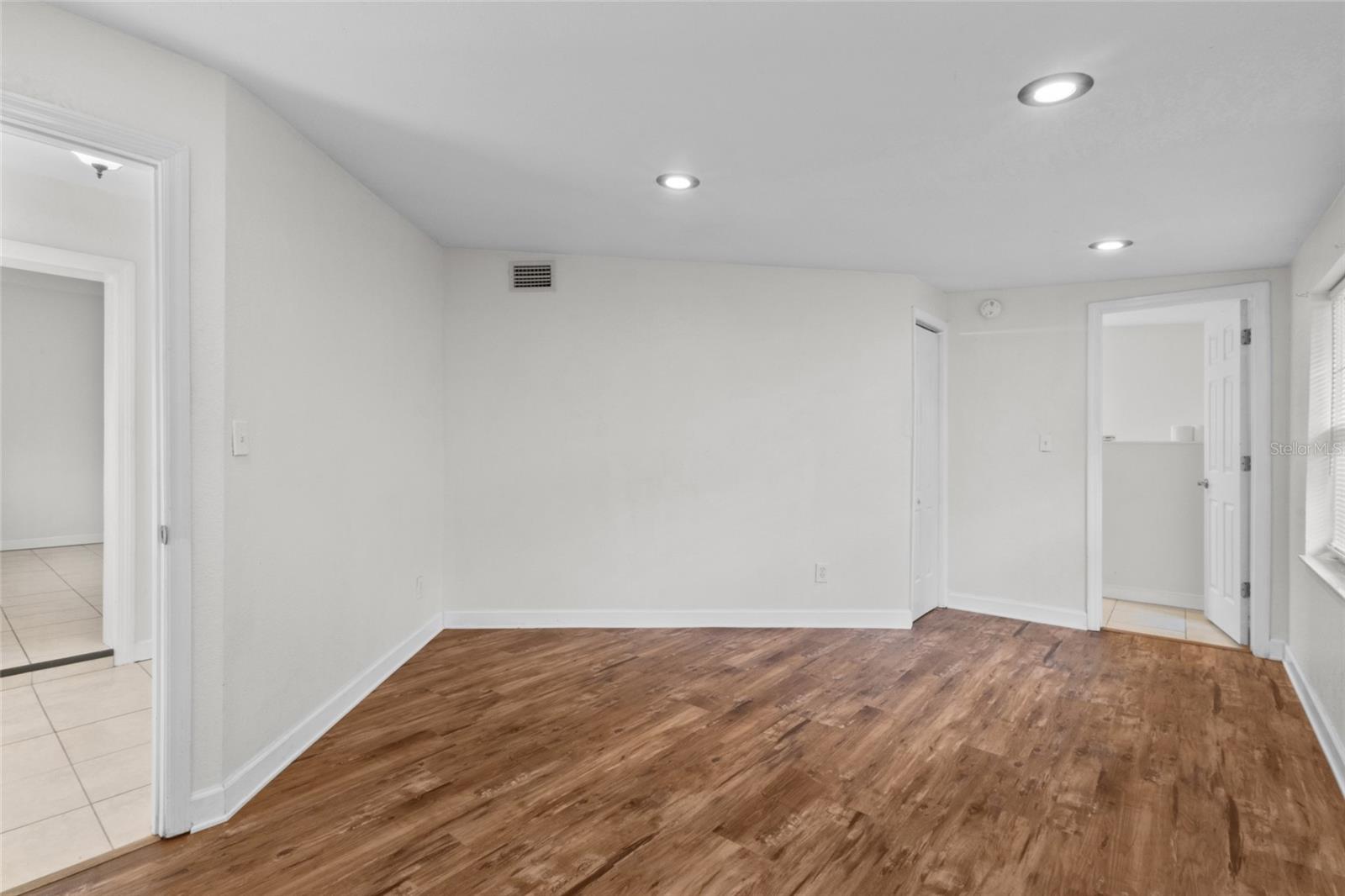 6711 Dartmouth Ave N Property Photo 11