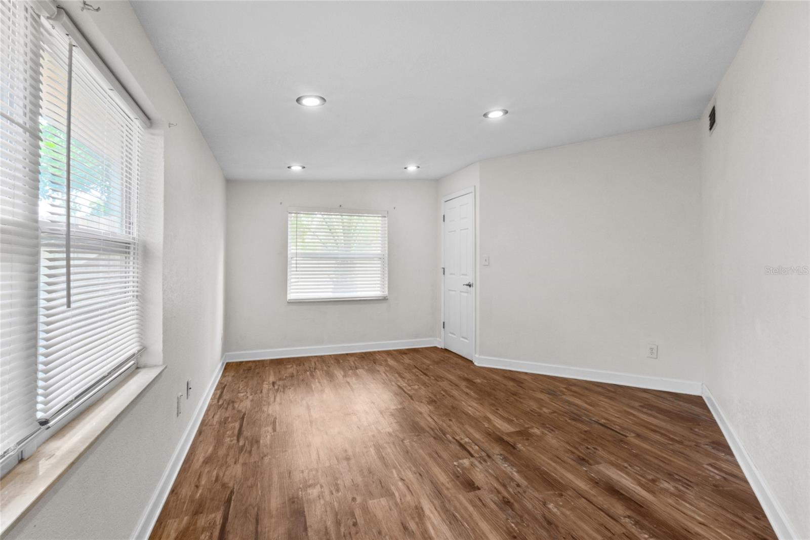 6711 Dartmouth Ave N Property Photo 12
