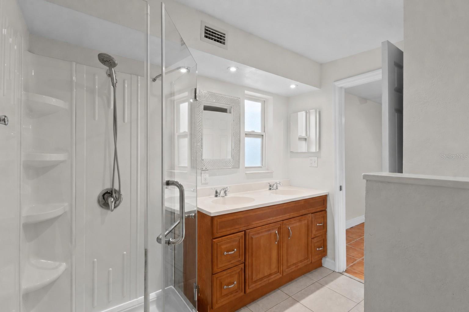 6711 Dartmouth Ave N Property Photo 14
