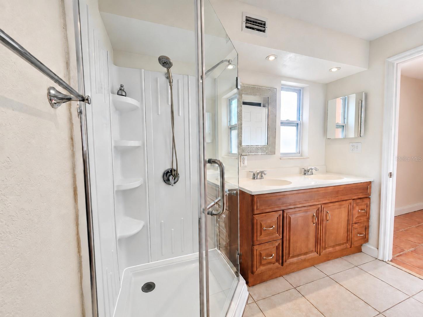 6711 Dartmouth Ave N Property Photo 16