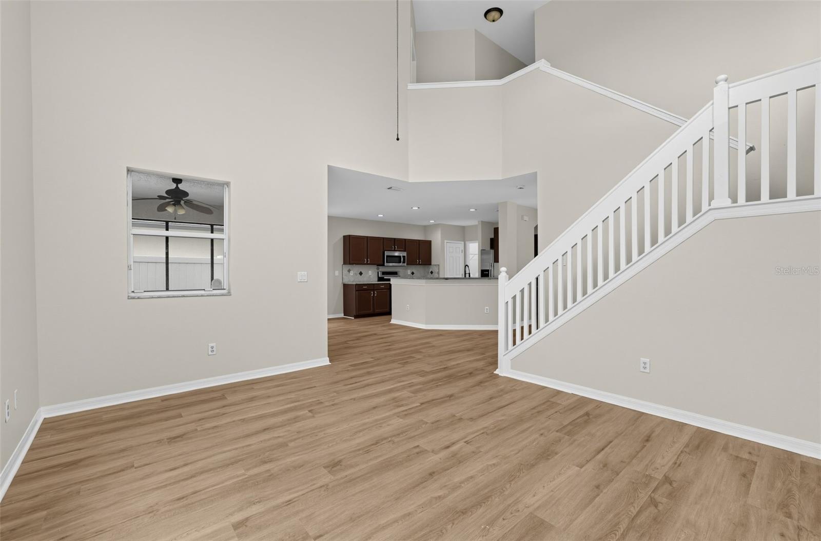 7876 Carriage Pointe Dr Property Photo 4