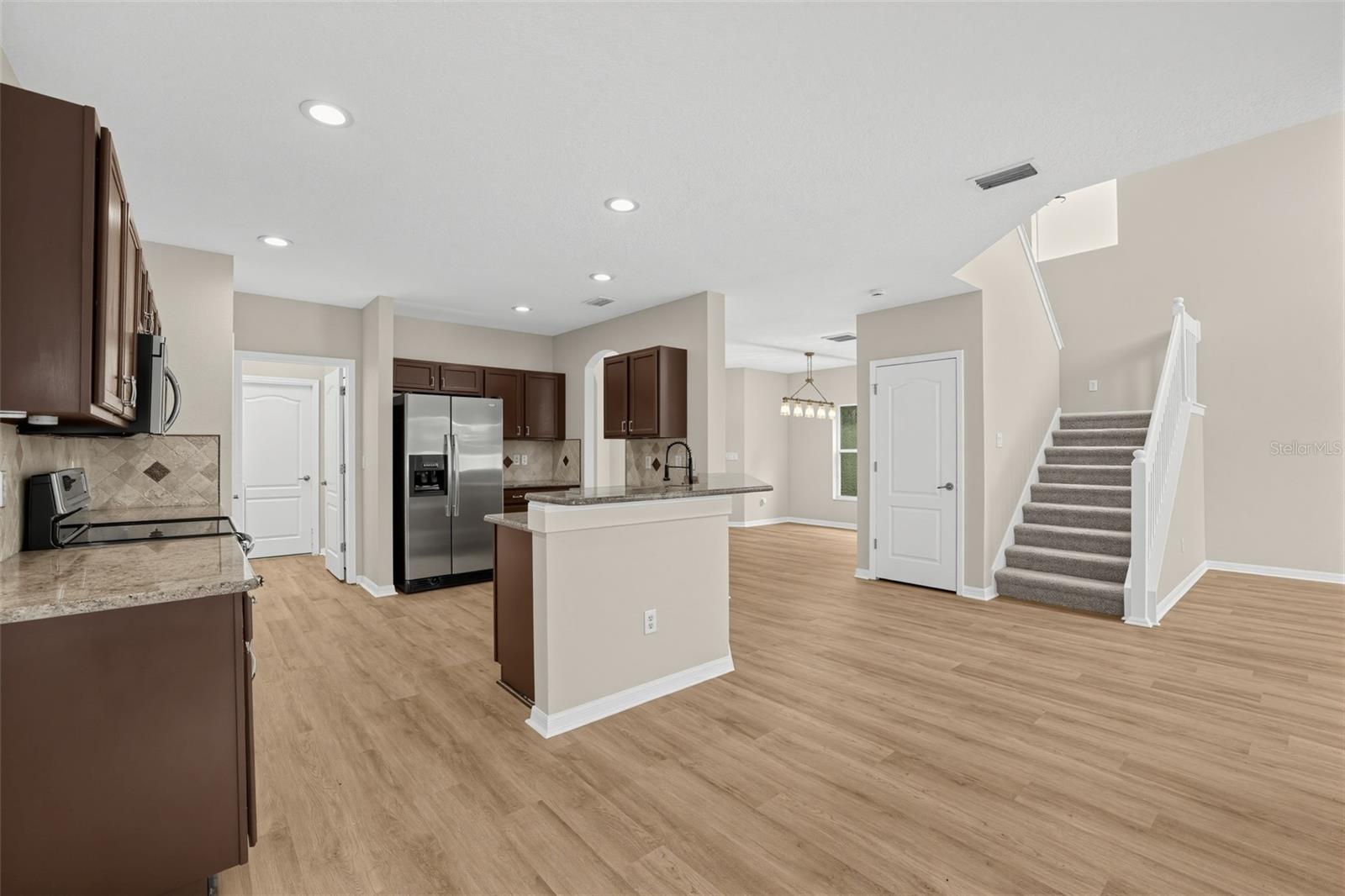 7876 Carriage Pointe Dr Property Photo 10