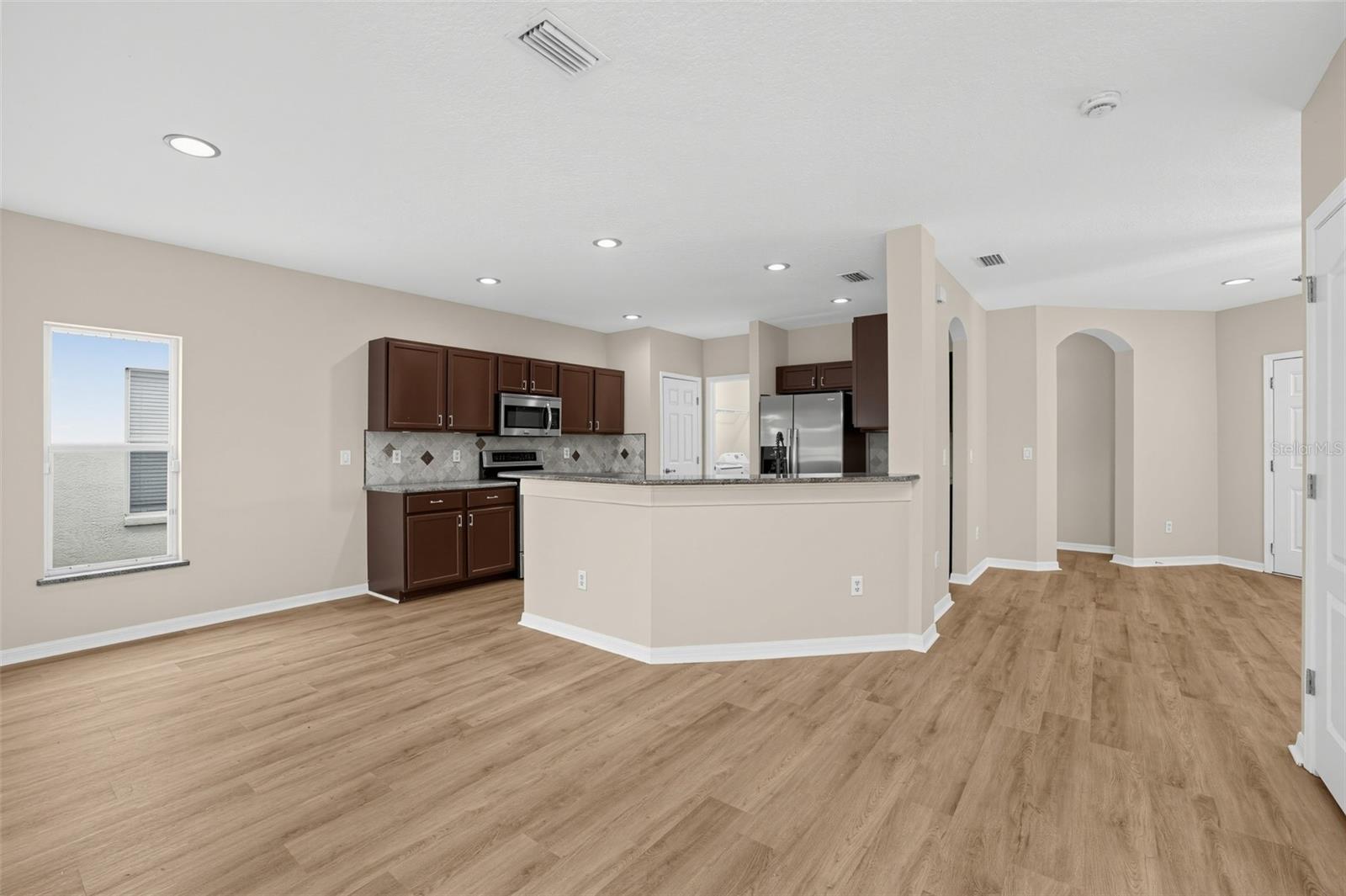 7876 Carriage Pointe Dr Property Photo 11