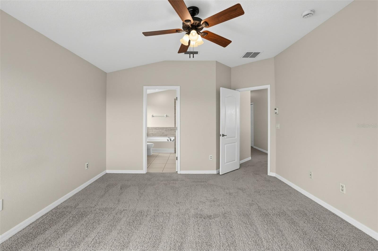 7876 Carriage Pointe Dr Property Photo 19