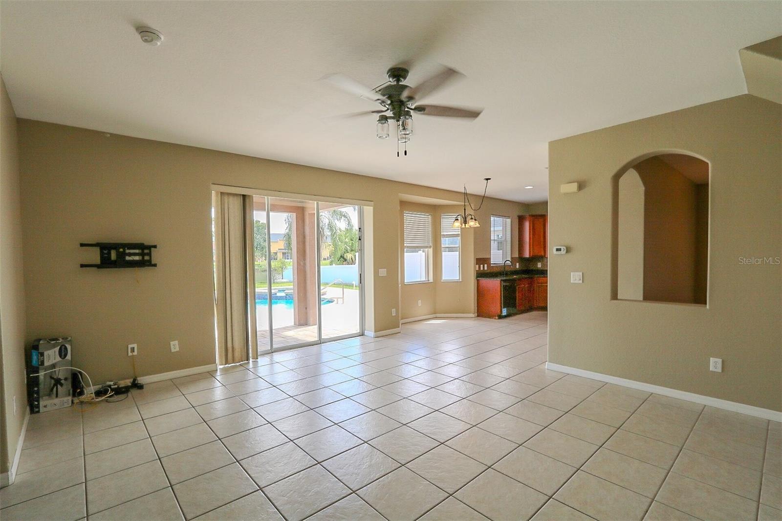 9018 Pinebreeze Dr Property Photo 3