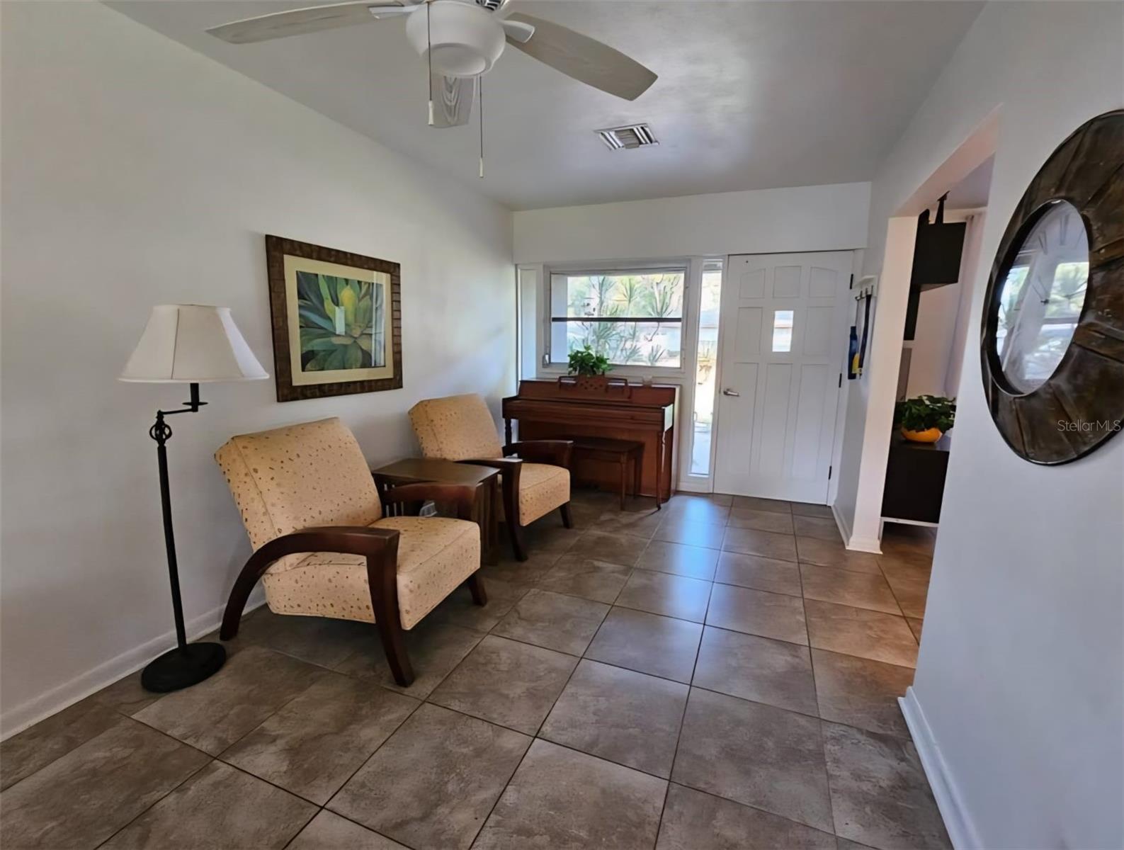 11598 Oval Dr W Property Photo 4