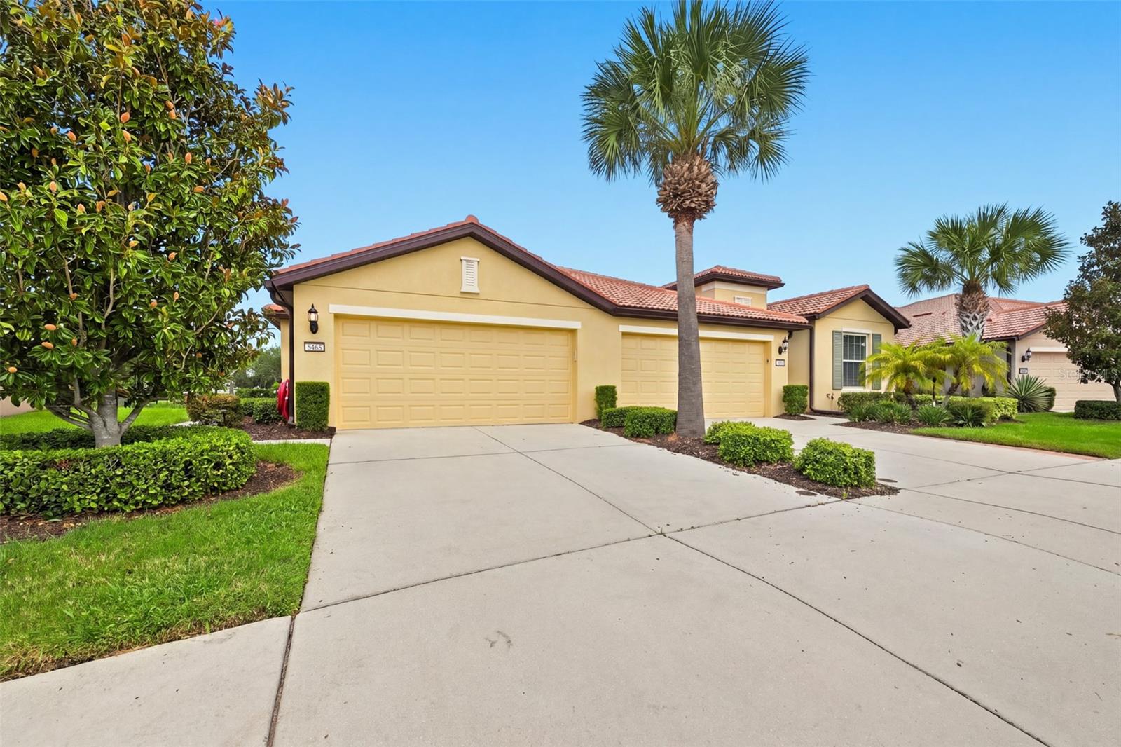 5465 Sunset Falls Dr Property Photo 2