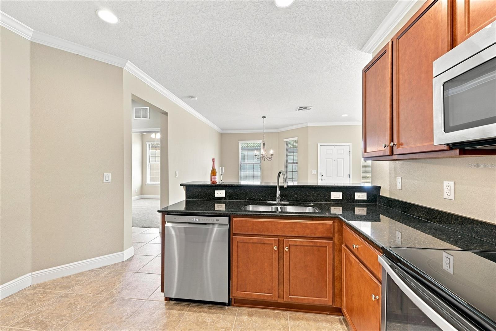 5465 Sunset Falls Dr Property Photo 13