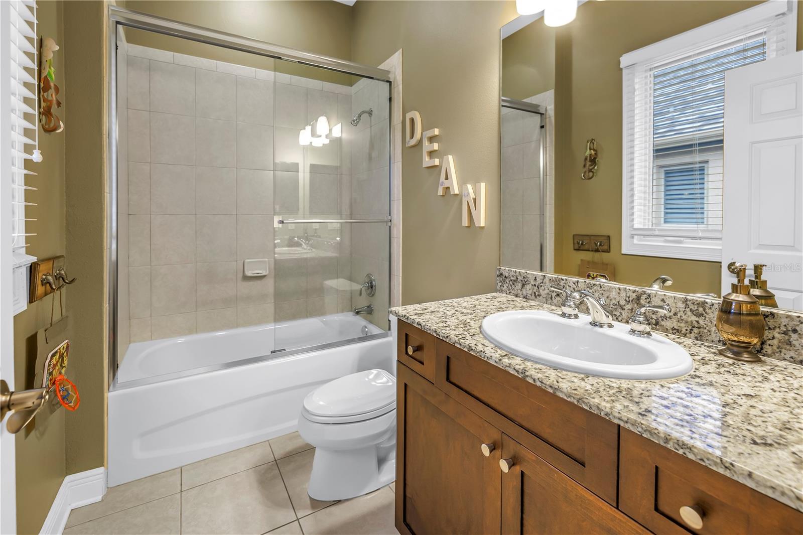 651 Saxony Blvd Property Photo 29