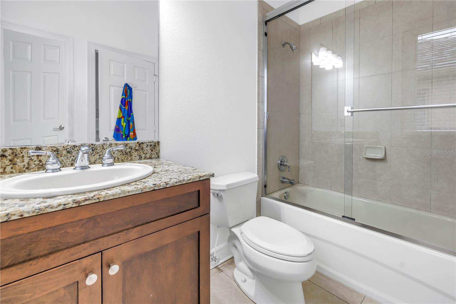 651 Saxony Blvd Property Photo 33