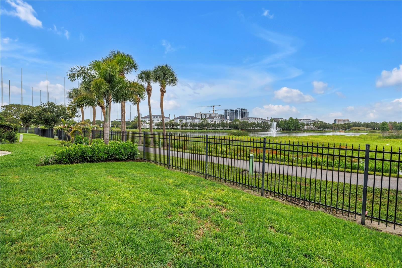 651 Saxony Blvd Property Photo 39