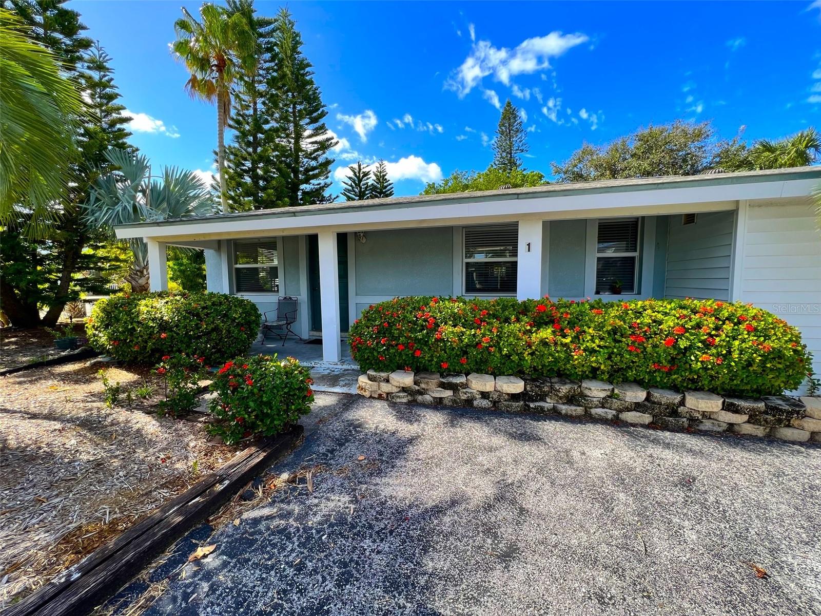 14402 N BAYSHORE DR #2 Property Photo 1