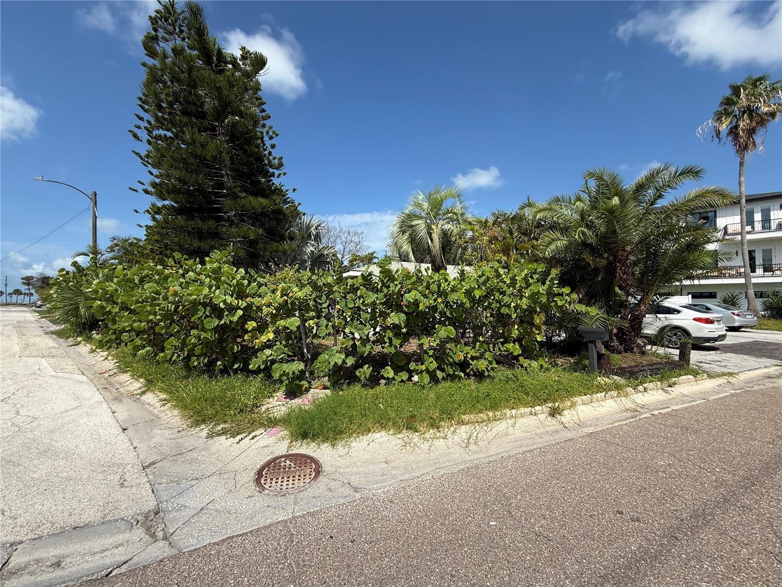 14402 N Bayshore Dr #2 Property Photo 14