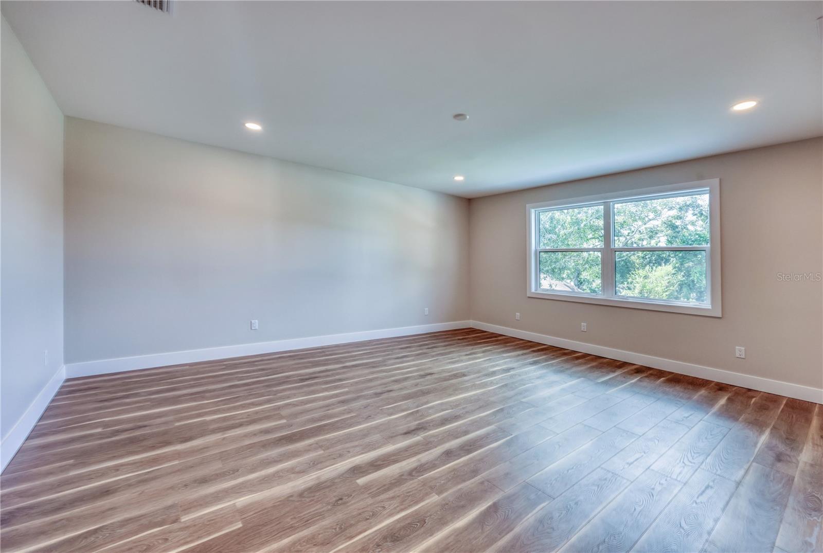 785 Lime St Property Photo 14