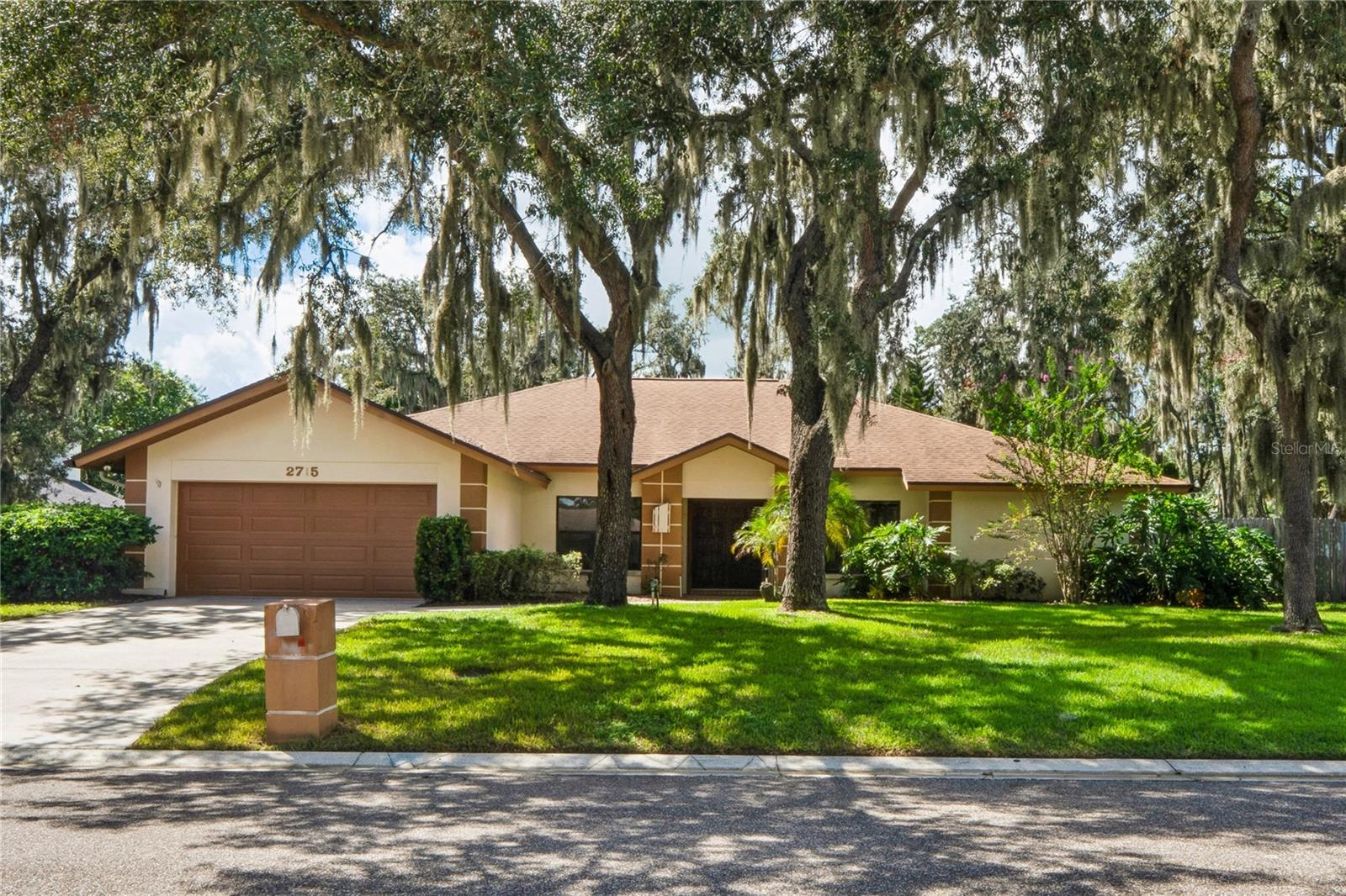 2715 Laurel Oak Dr Property Photo 1
