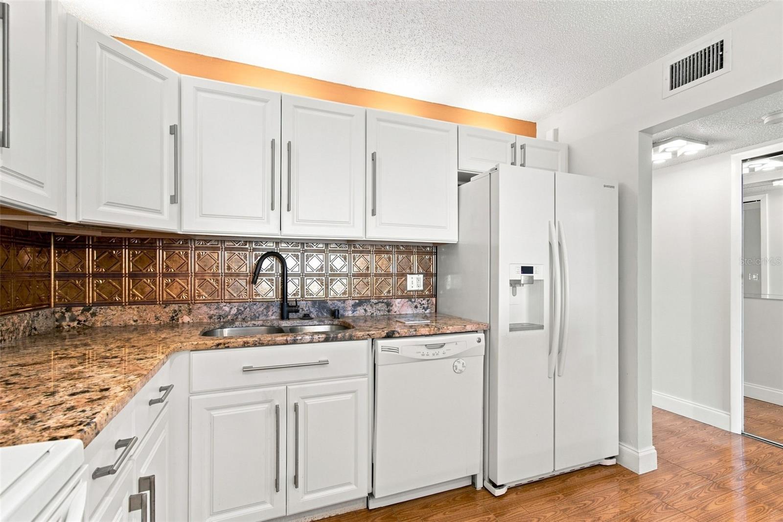 7700 Sun Island Dr S #202 Property Photo 12