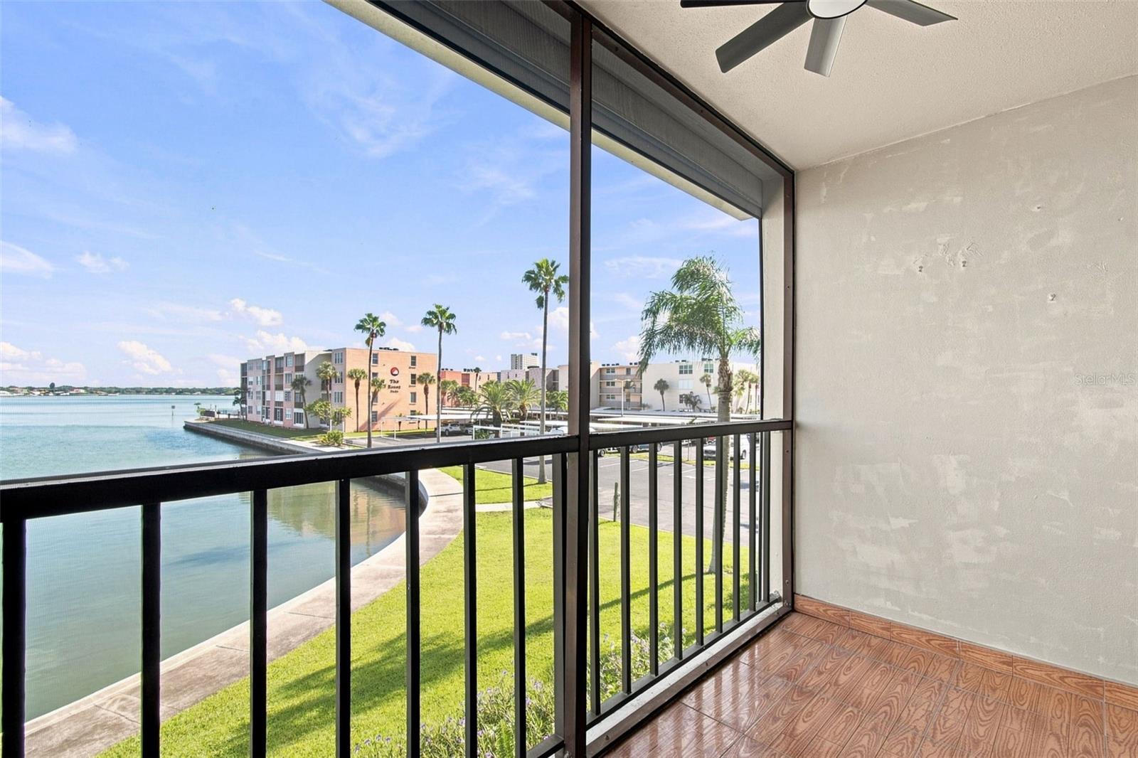 7700 Sun Island Dr S #202 Property Photo 24