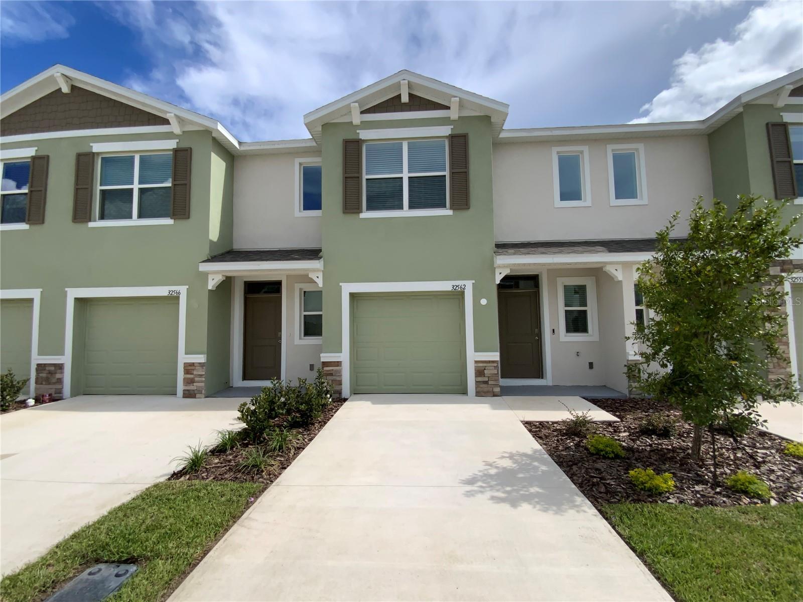 32562 MIDSUMMER NIGHT LANE Property Photo 1