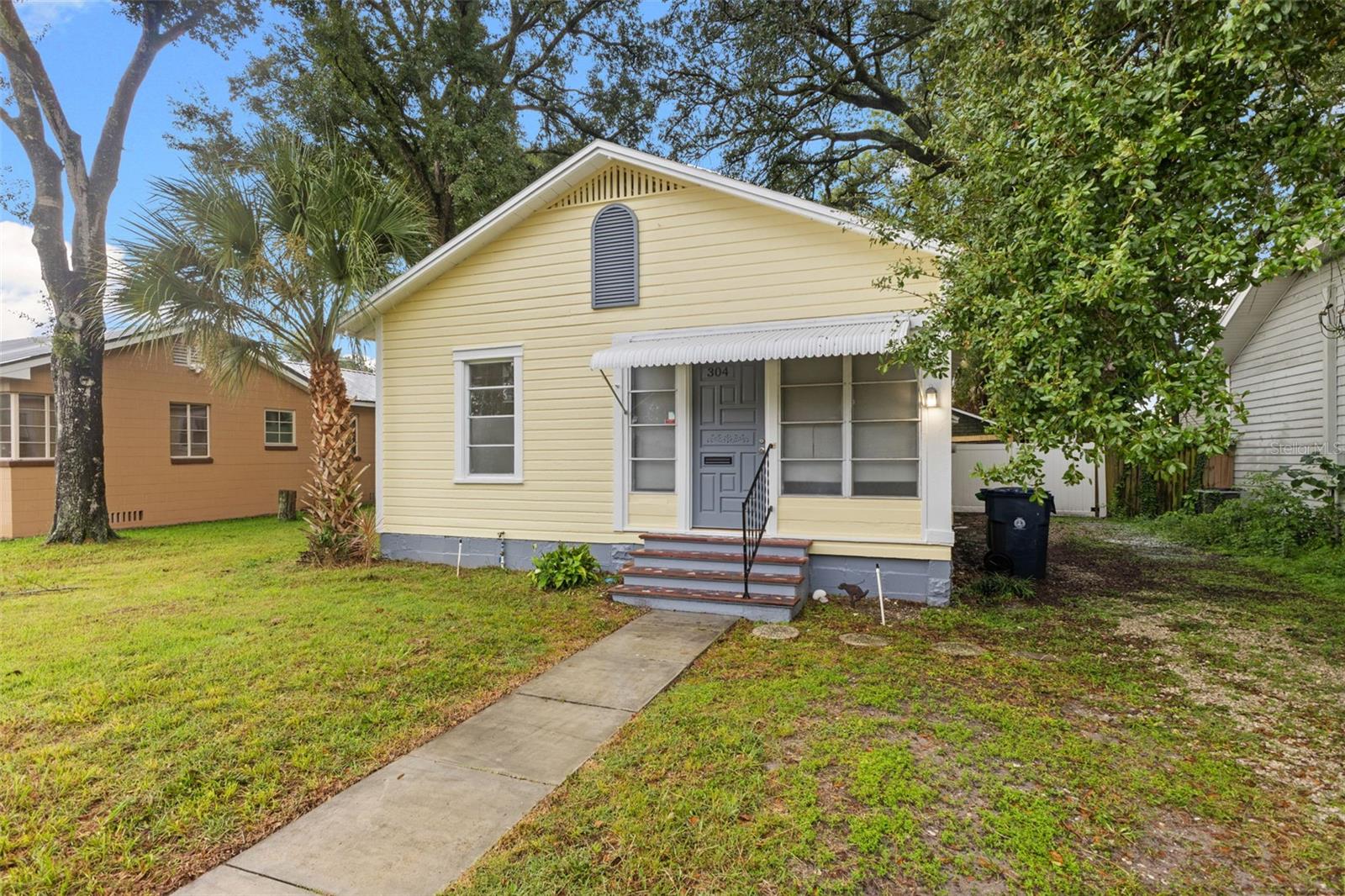 304 W FLORA ST Property Photo 1