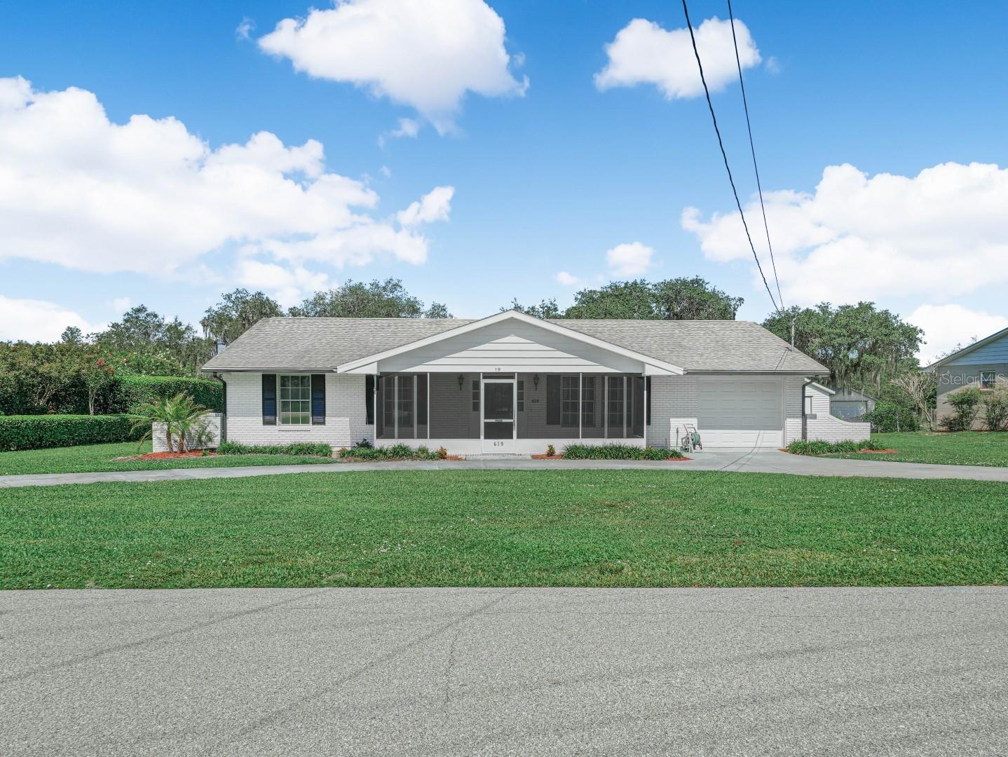619 Lake Blue Dr Property Photo 1