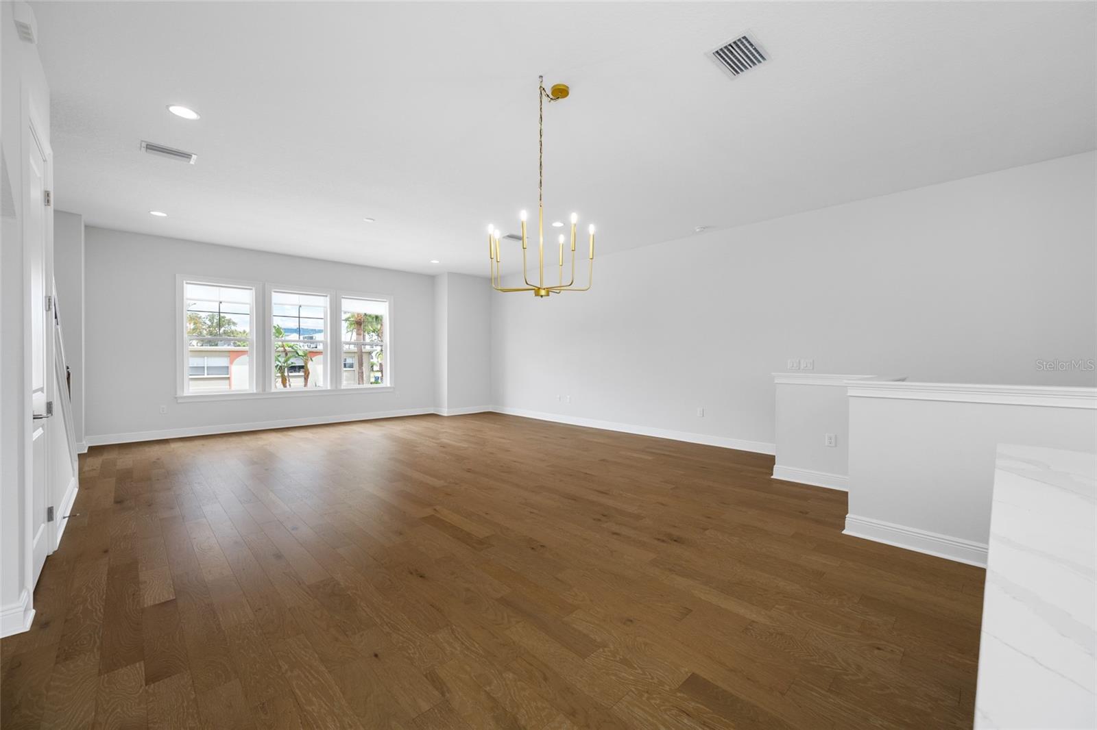 4302 W North B St #2 Property Photo 6