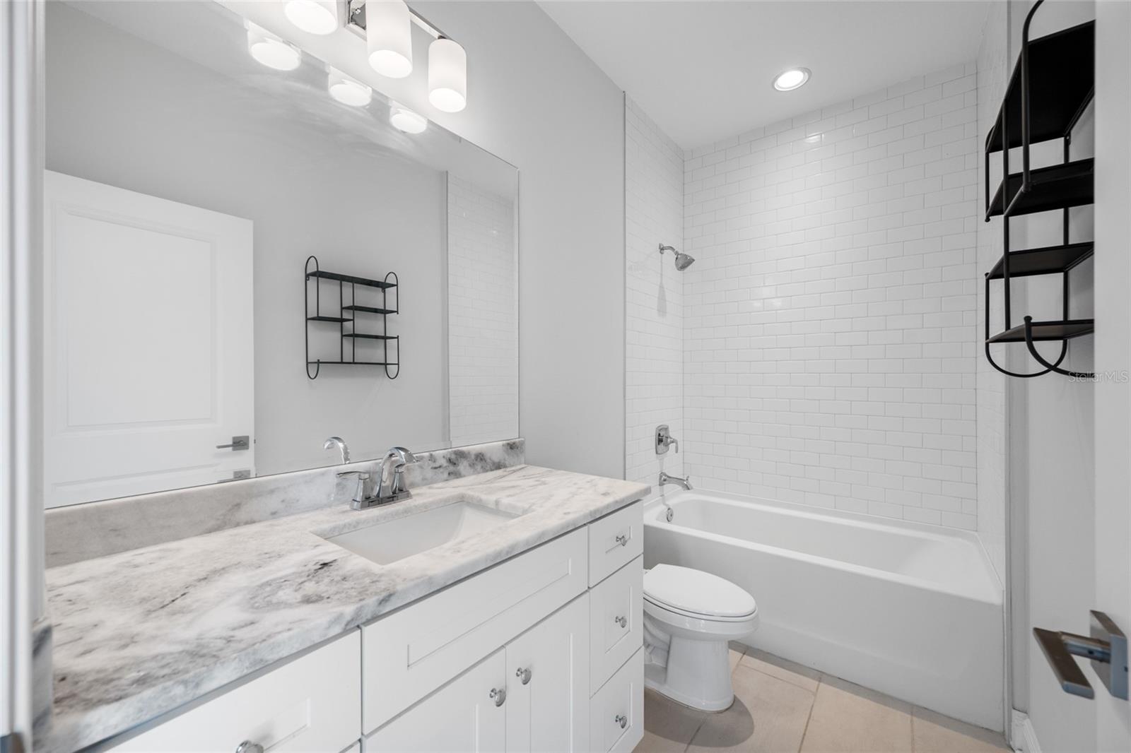 4302 W North B St #2 Property Photo 12