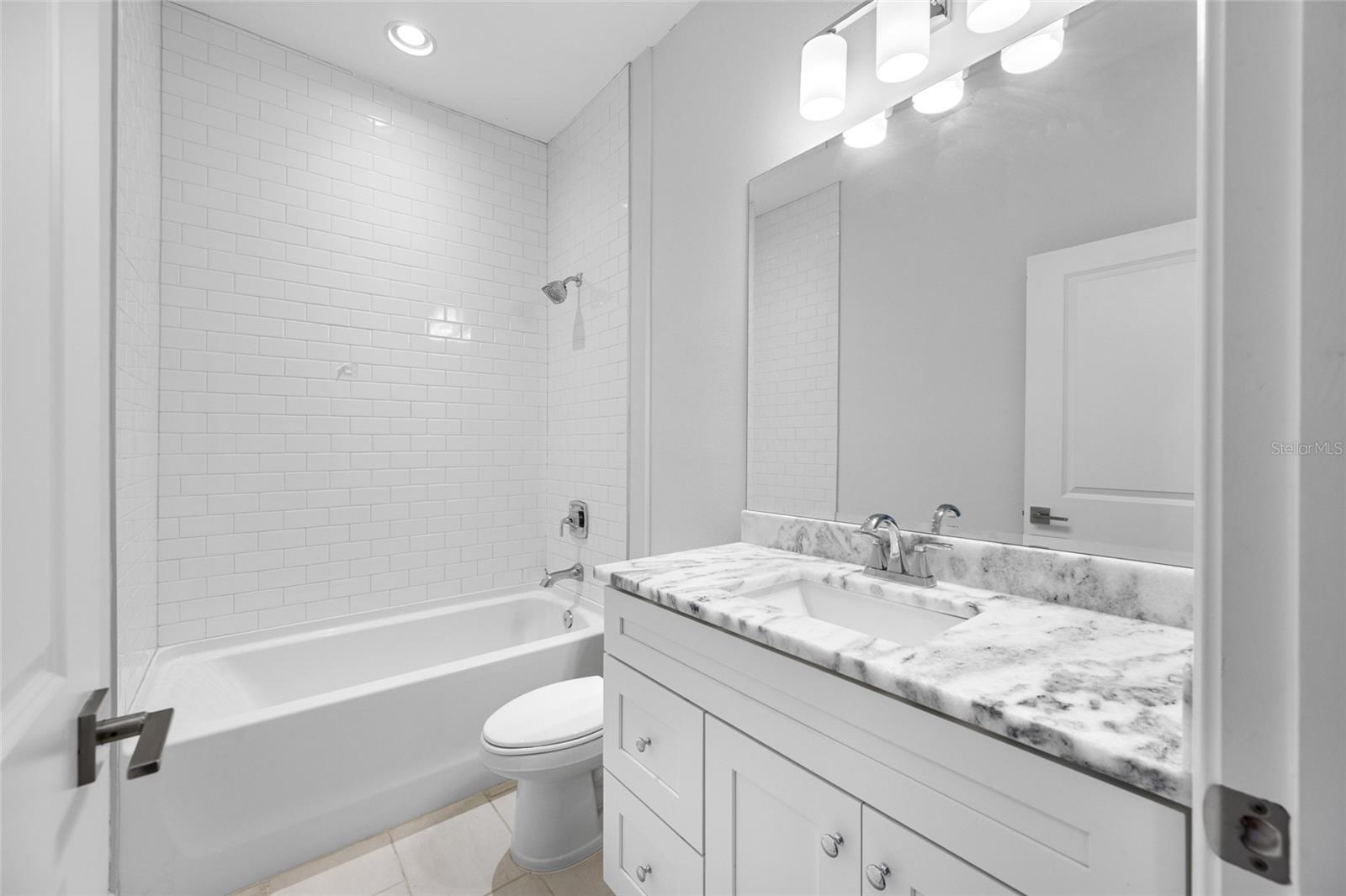 4302 W North B St #2 Property Photo 34