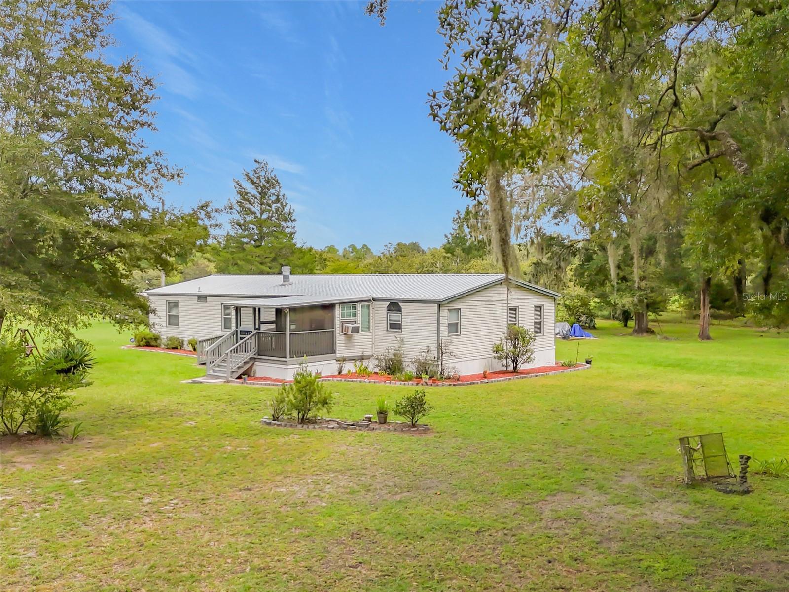 8313 Nw County Road 235 Property Photo 1