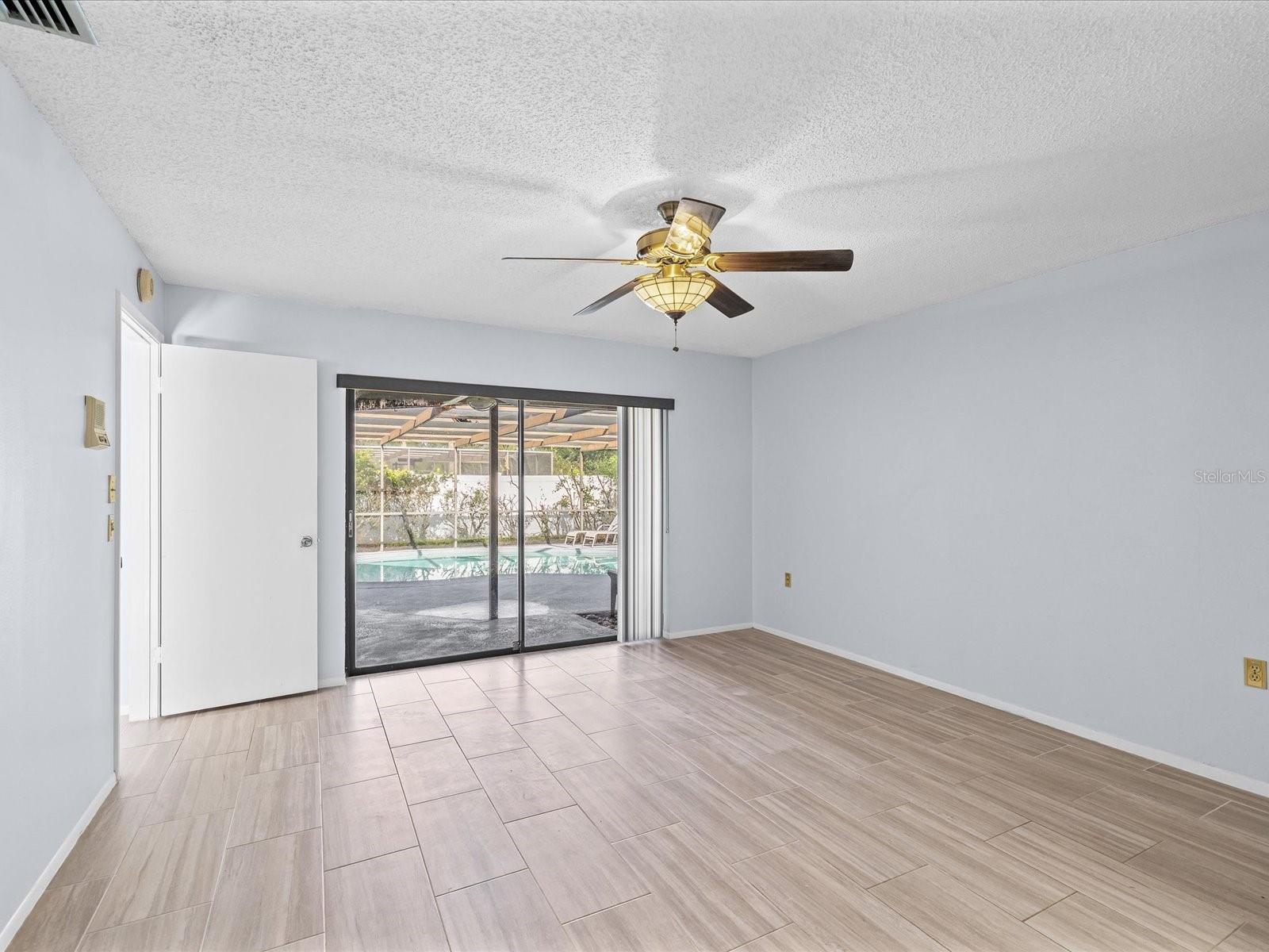 6907 Bottle Brush Dr Property Photo 8