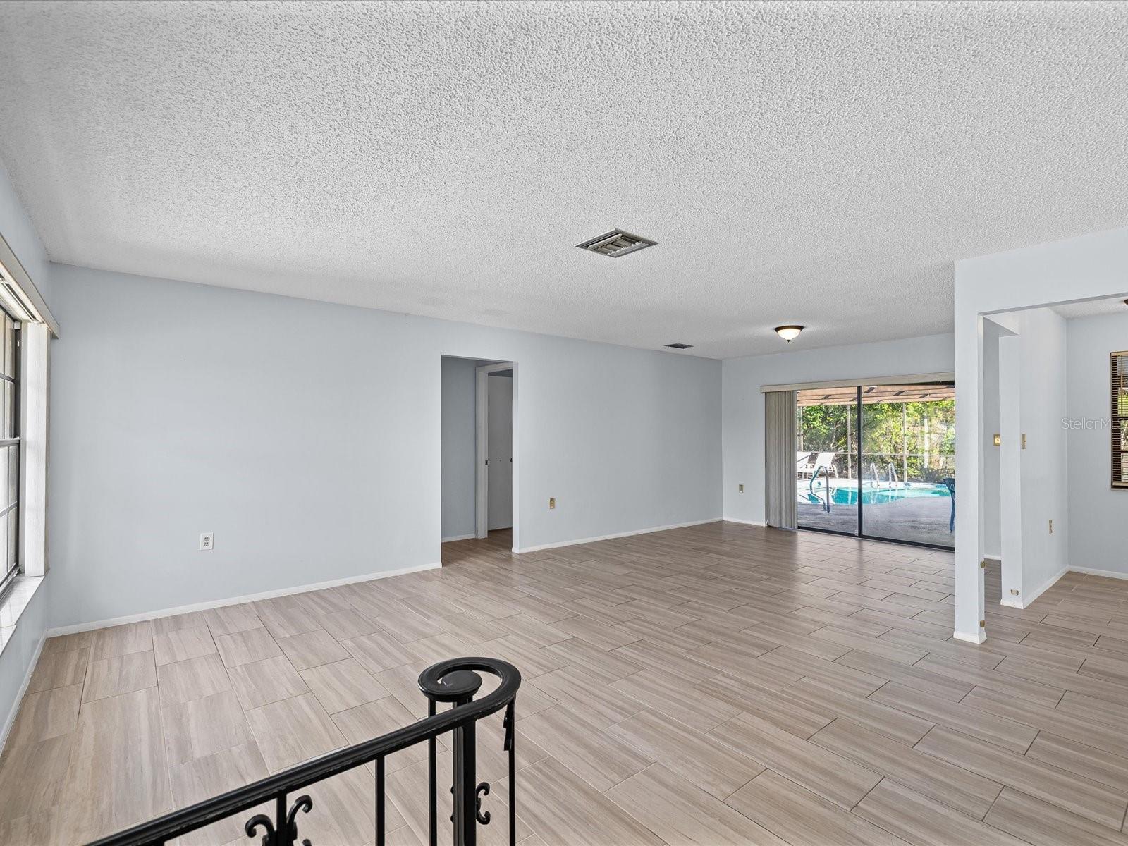 6907 Bottle Brush Dr Property Photo 12