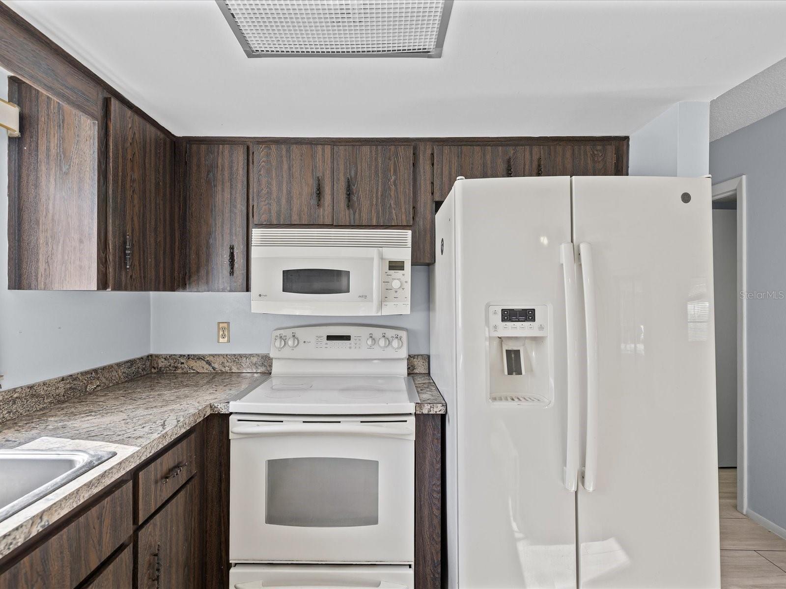 6907 Bottle Brush Dr Property Photo 23