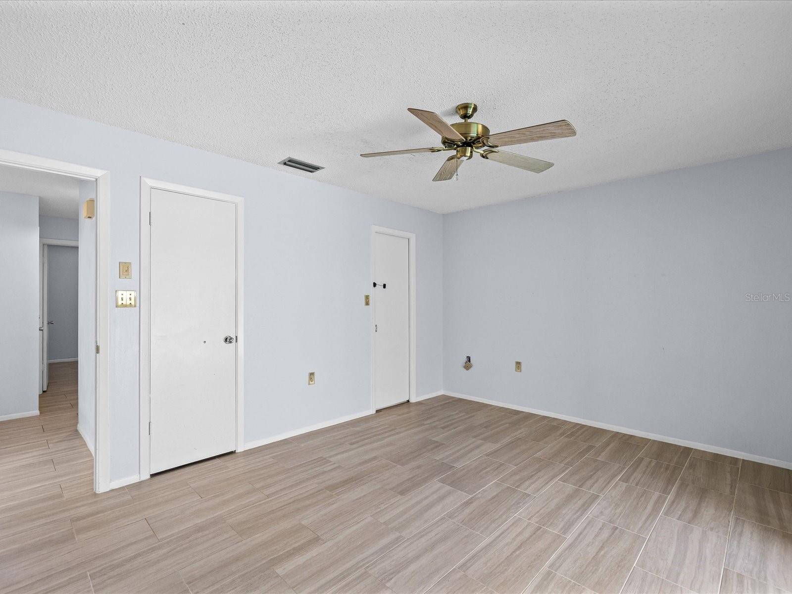 6907 Bottle Brush Dr Property Photo 28